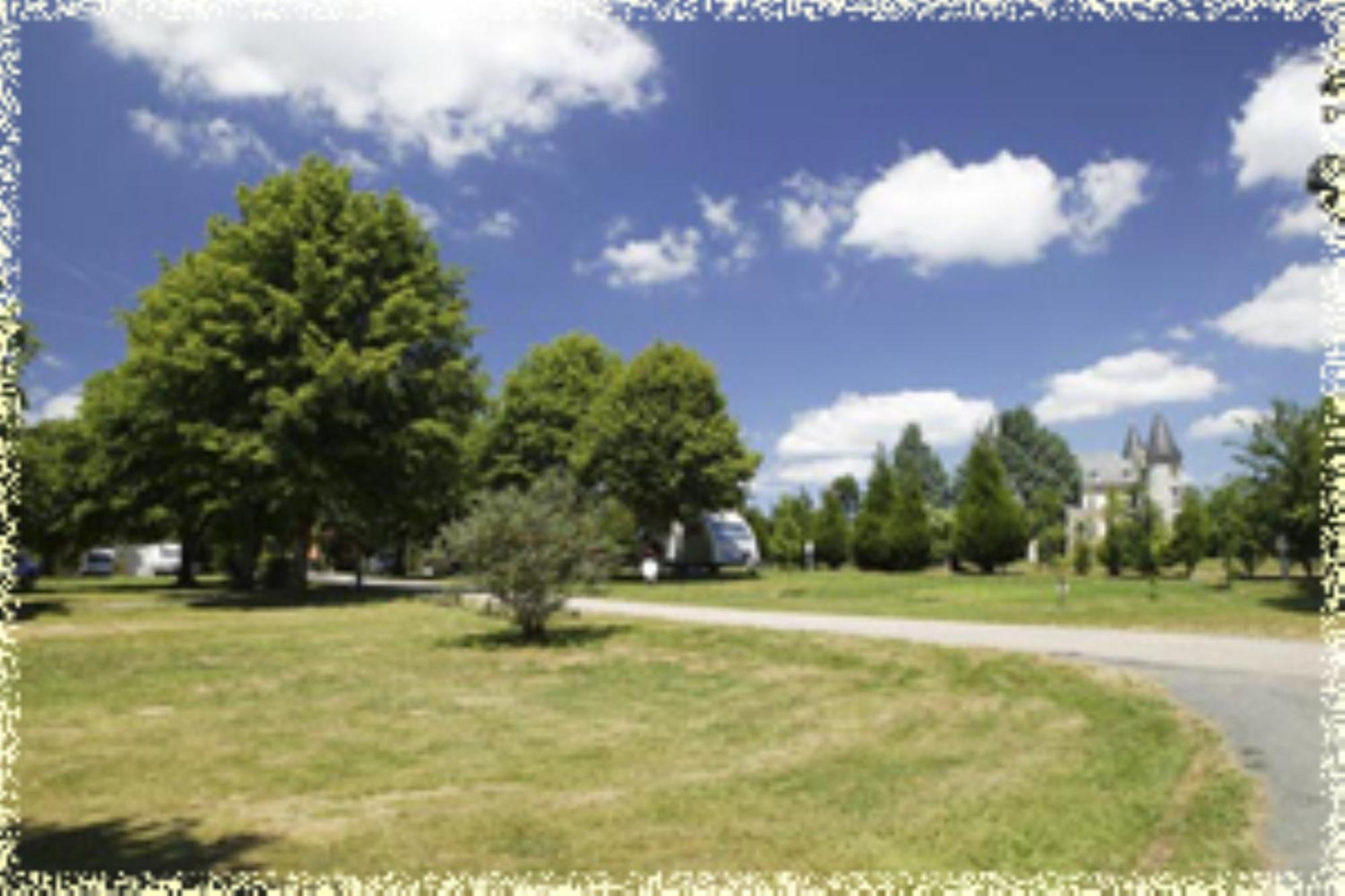 Hotellerie De Plein Air Camping Leychoisier Bonnac-la-Côte 외부 사진